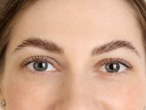 Lifting de Sobrancelhas em Curitiba Rejuvenescimento e Leveza para o Olhar